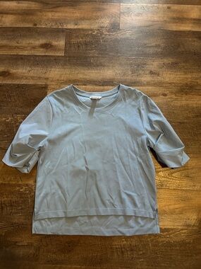 Athleta Harlow Hybrid Tee in Blue small